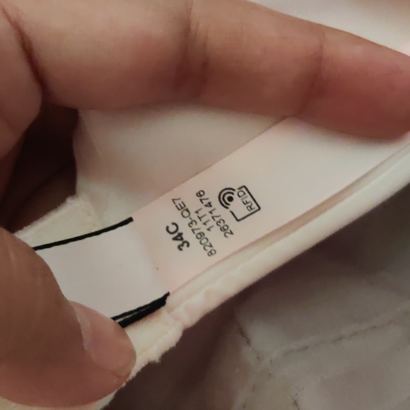 Victoria's Secret Bra - Picture 3 of 5